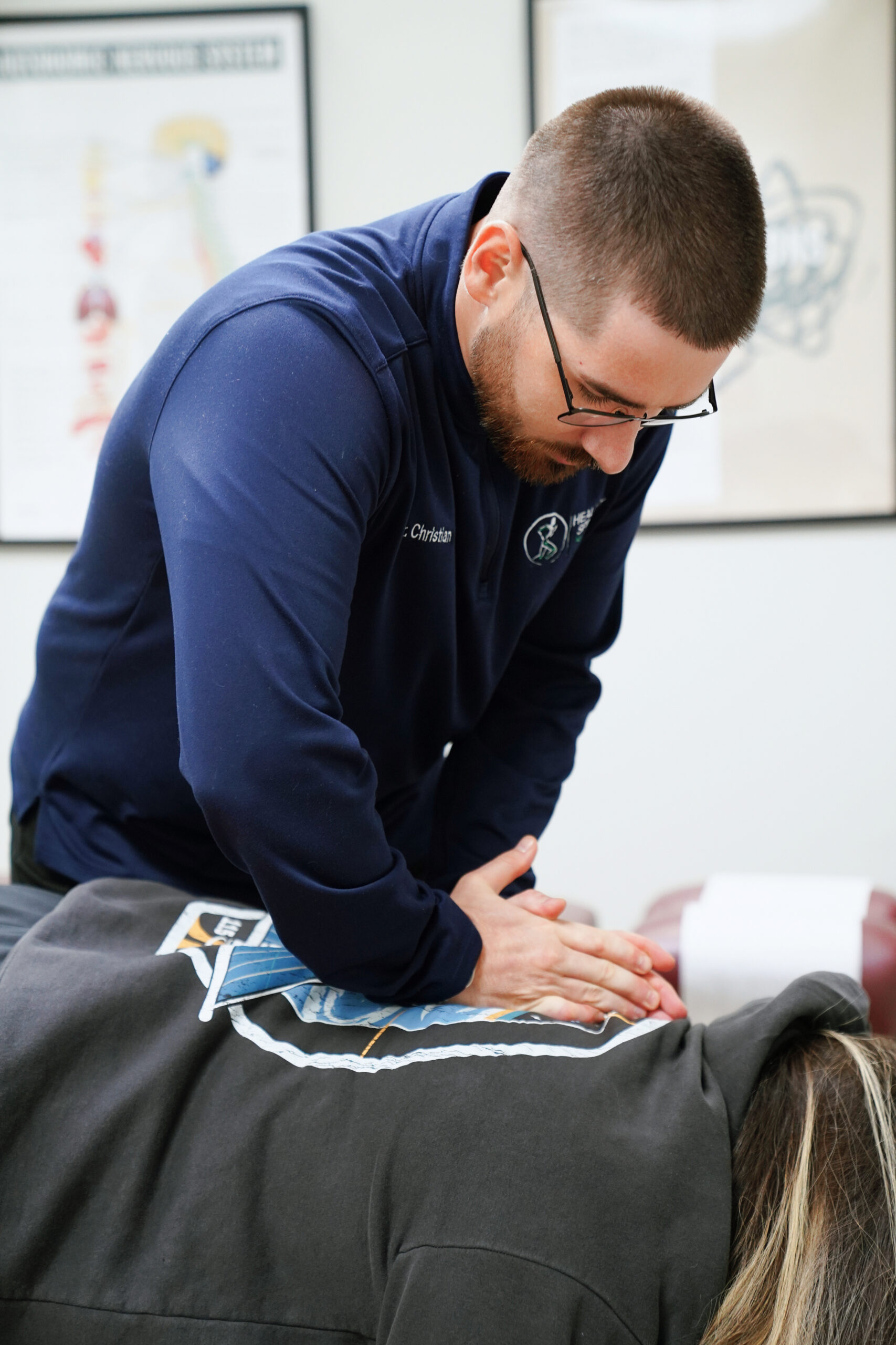 Chiropractic care at Healthy Spine Institute