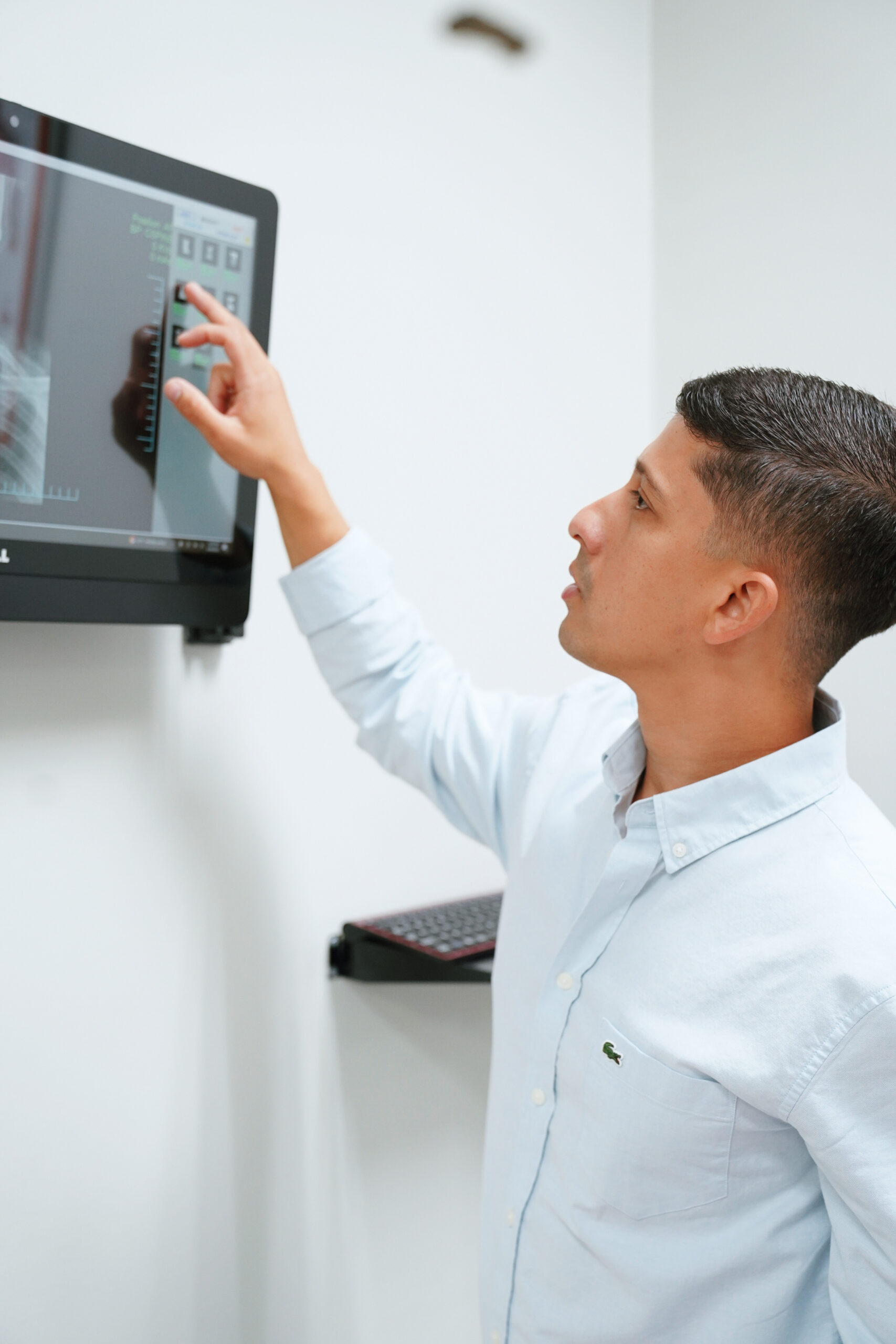 Reviewing an X-ray during a patient visit